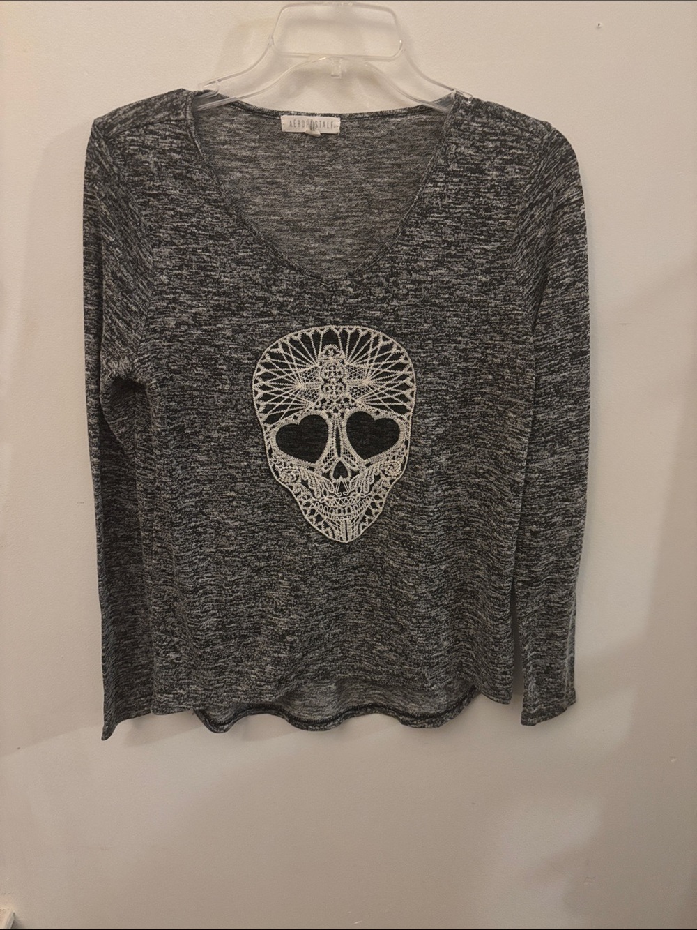 Aeropostale Top Medium M Space Dye Gray Sugar Skull Heart Eyes Long Sleeve